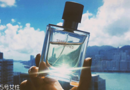 爱马仕大地香水好闻吗?香味浓烈却清新